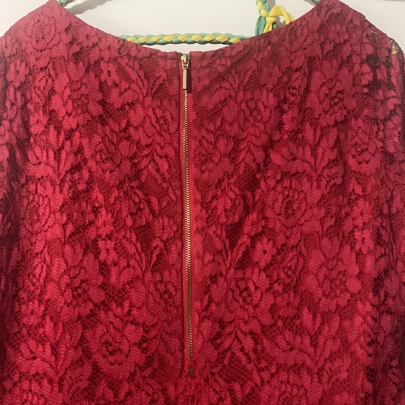 Red lace dress - Picture 3 of 6